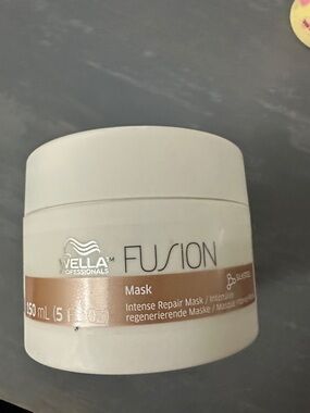 Wella Fusion Intense Repair Mask - White and Rose Gold